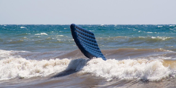 В Анапе 8 августа продлили запрет на купание в море с надувными матрасами
