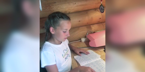 В Краснодаре 10-летняя девочка собирает посылки для участников спецоперации на Украине