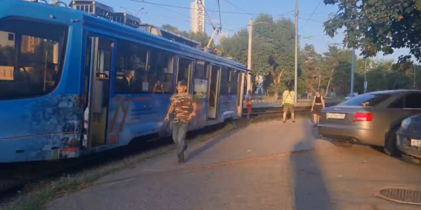 В Краснодаре из-за ДТП остановилось движение трамваев на улице Ставропольской