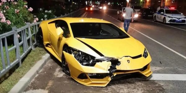 Страховая выплатит 20,7 млн рублей за разбитую туристом Lamborghini в Сириусе