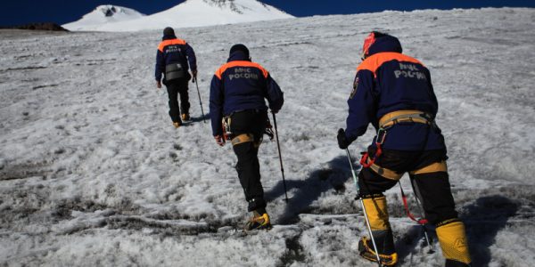 В горах Кабардино-Балкарии ищут четверых незарегистрированных альпинистов