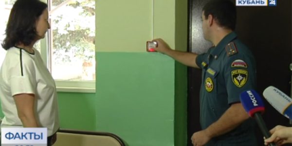 В Краснодаре пожарные инспекторы проверили две школы