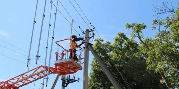 В Кореновске с начала года отремонтировали свыше 280 км линии электропередачи