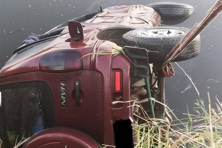 В Краснодарском крае водитель опрокинул внедорожник в канал и погиб