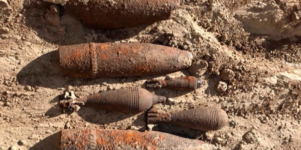 В Краснодарском крае на берегу рек нашли гранату и артиллерийский снаряд