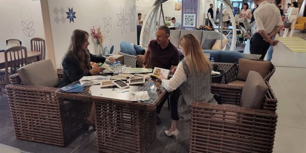 Мебельщики Краснодарского края участвуют в международной выставке в Симферополе