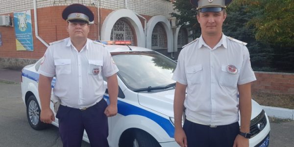 В Краснодарском крае полицейские помогли довезти в больницу задыхавшегося ребенка