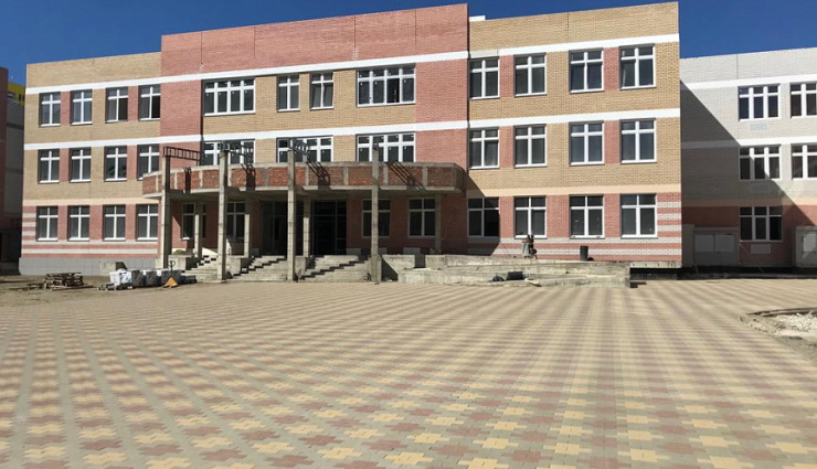 В Новороссийске школа на 1,1 тыс. мест на улице Мурата Ахеджака готова на 86%