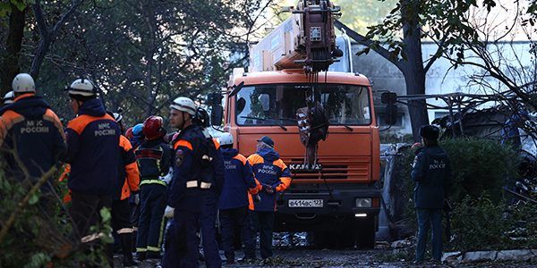 МЧС: аварийно-восстановительные работы на месте крушения самолета в Ейске завершат в течение суток