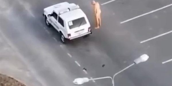 В Анапе разгуливающий по улице голый мужчина напугал прохожих