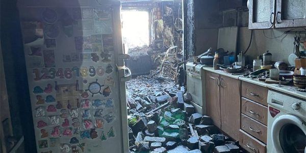 В Ейске жильцы 30 квартир поврежденного дома забрали вещи и документы