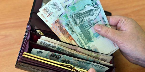 До 16 тыс. 242 рублей увеличился с 1 января МРОТ в России