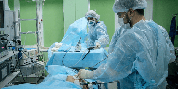 В Краснодаре хирурги провели сложную операцию по удалению 6-сантиметровой опухоли