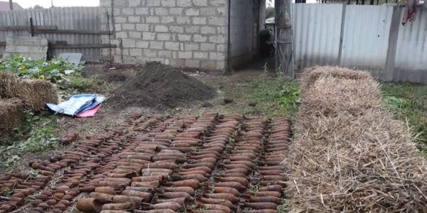 Житель Кубани копал яму в огороде и нашел 4 авиабомбы и еще 348 боеприпасов времен войны