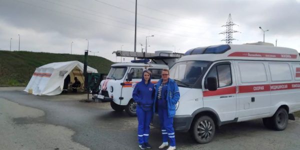 Кубанские медики дежурят на стоянках и подъездах к Крымскому мосту