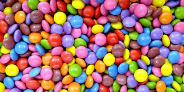Краснодарская полиция назвала сообщения об отравленных конфетах в школах фейком
