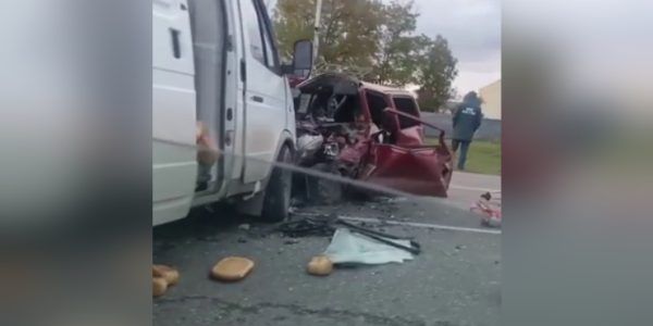 В Краснодарском крае водитель «Оки» погиб в лобовом ДТП с «Газелью»