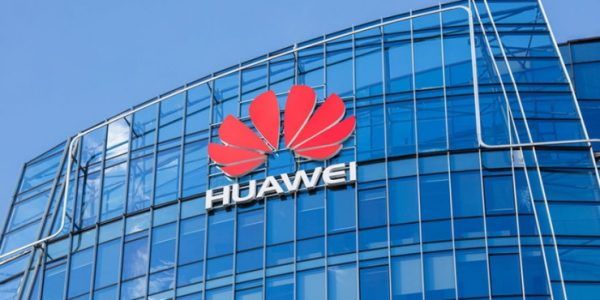 СМИ: компания Huawei прекратила поставки смартфонов в Россию