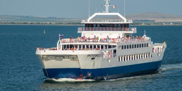 Более 70 тыс. пассажиров перевезли паромы через Керченский пролив