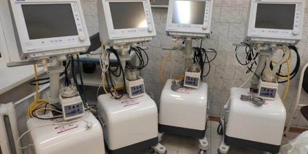 В пять больниц Краснодарского края доставили новые аппараты ИВЛ