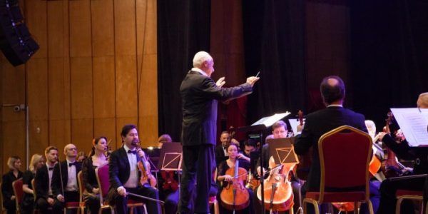 В Краснодаре прошел концерт Владимира Спивакова и Национального филармонического оркестра. Фоторепортаж