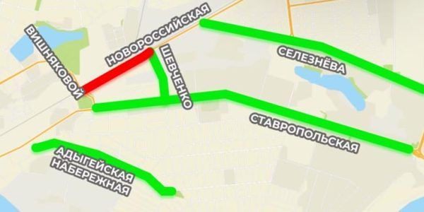 В Краснодаре пытаются уменьшить заторы возле перекрытого участка улицы Новороссийской