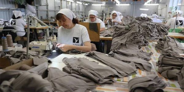 Краснодарская фабрика женской одежды наладила выпуск балаклав для участников СВО