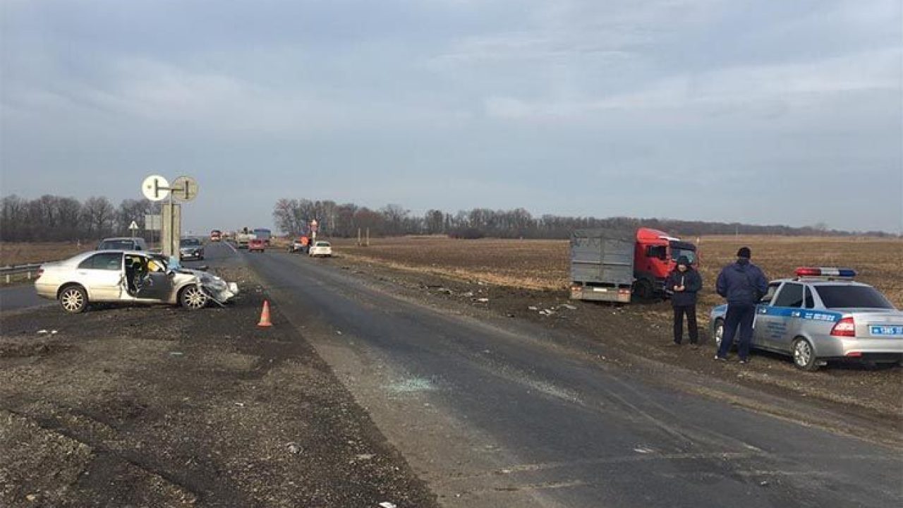 В Славянском районе иномарка врезалась в грузовик, погибли два человека -  25 ноября, 2022 Все новости, Происшествия «Кубань 24»