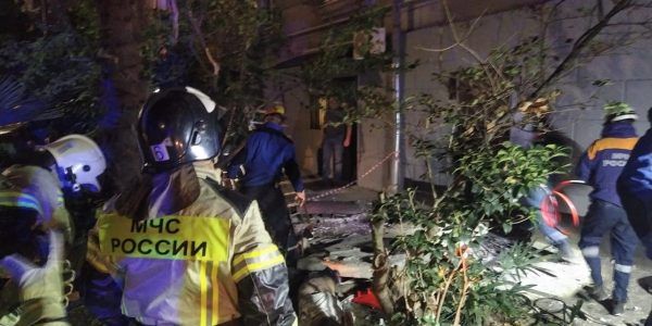 В Сочи при обрушении балкона в общежитии погибли два человека