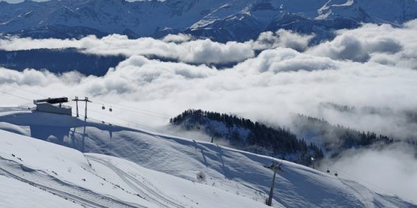 Продажу ски-пассов временно ограничили на курорте «Красная Поляна» в Сочи