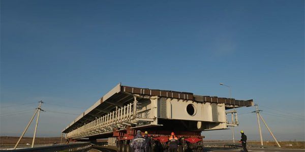 На Крымский мост отправили первый готовый пролет весом свыше 300 тонн