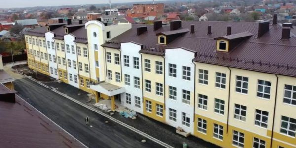 Строительство корпуса начальных классов в станице Динской завершат до конца года
