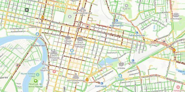 Перед длинными выходными дороги Краснодара застряли в 10-балльных пробках