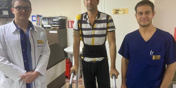 В Новороссийске врачи поставили на ноги пациента с переломами позвоночника и таза