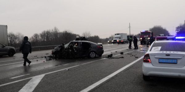 В Краснодарском крае в массовом ДТП погибла женщина-водитель