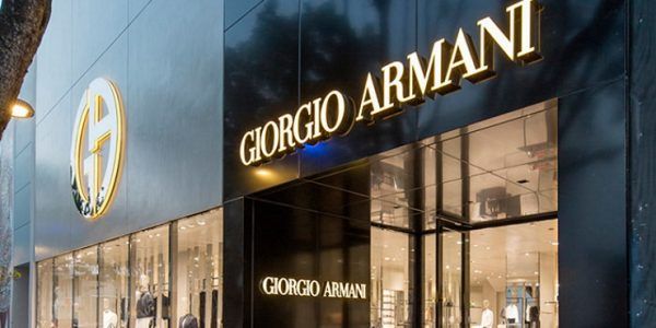 Бренды Giorgio Armani и Yves Saint Laurent возобновят поставки в Россию