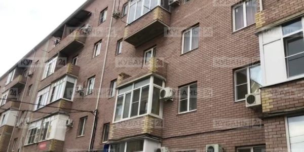 Пострадавшие при обрушении балкона многоэтажки в Краснодаре находятся в реанимации