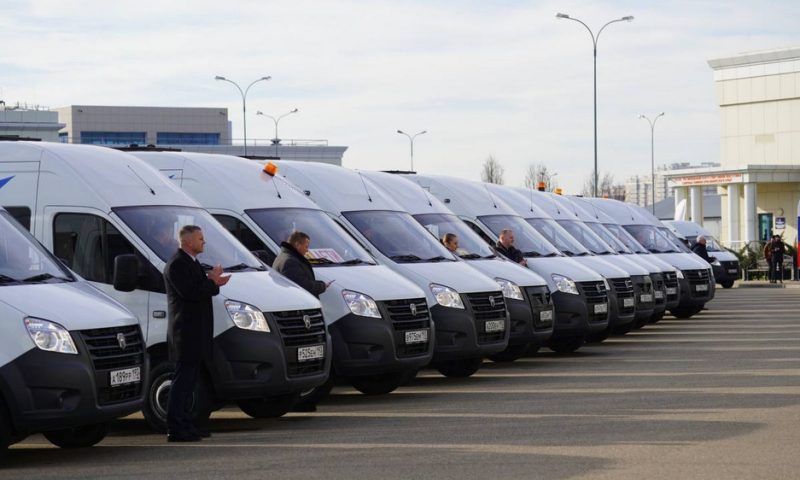Спортшколам Краснодарского края передали 36 новых автобусов