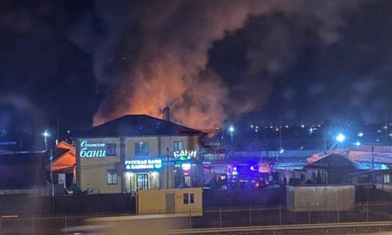 Пять человек эвакуировали из горящей бани в Краснодаре