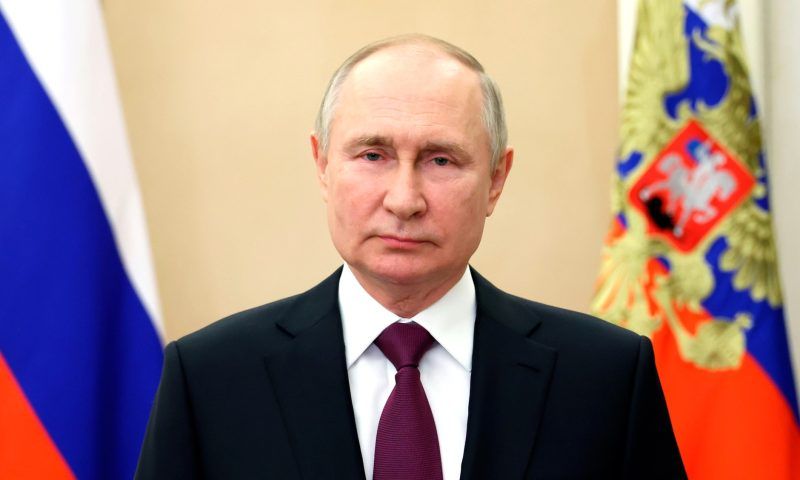 Опрос: за новый президентский срок Путина выступили 70% россиян