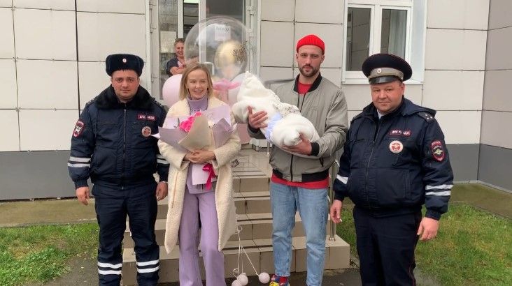 Едва не родила за рулем: полицейские экстренно доставили роженицу в больницу в Сочи