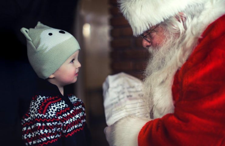Дедом Морозом или Снегурочкой хоть раз в жизни был каждый третий родитель в Краснодаре