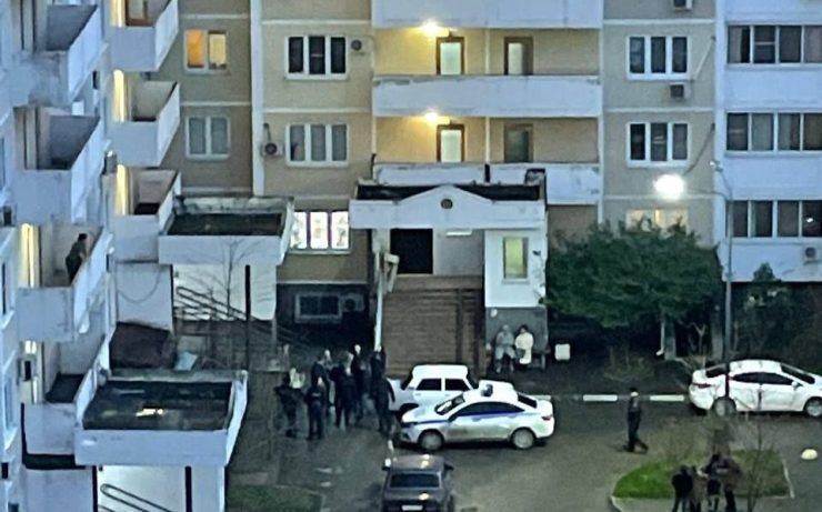 Девушка погибла, выпав из окна многоэтажки в Новороссийске