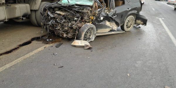 Два человека пострадали в массовом ДТП с грузовиками в Крымском районе