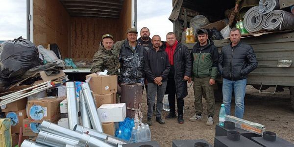 Казаки Кубанского казачьего войска отправили 640 тонн гуманитарной помощи на Донбасс