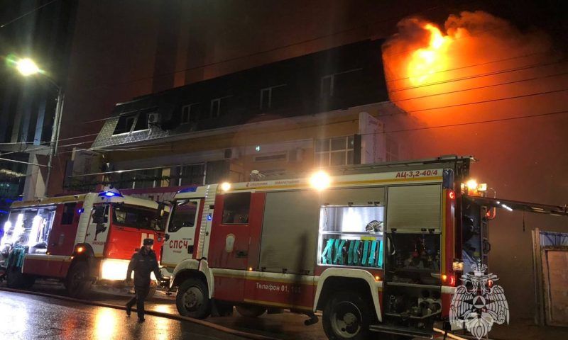 Во время пожара из хостела эвакуировали 30 человек в Краснодаре