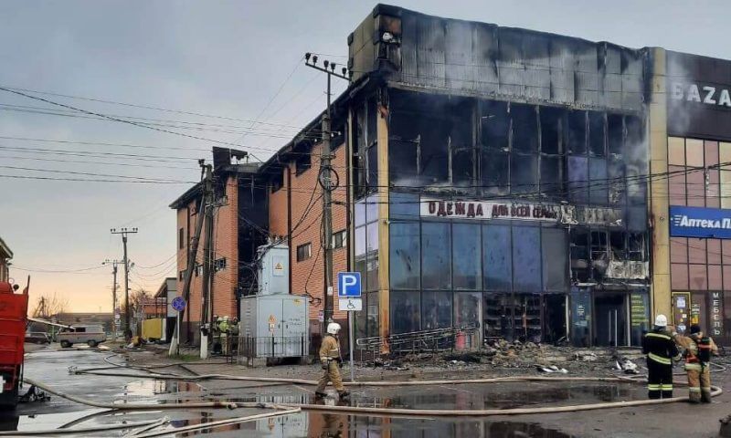 В прокуратуре назвали предварительную причину пожара в торговом центре в Тбилисском районе