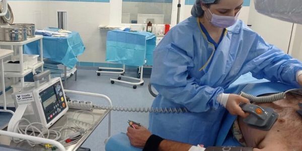 В Кущевскую больницу по нацпроекту доставили новые дефибрилляторы