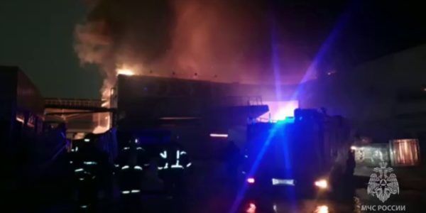 Во время пожара в ТЦ «Мега Химки» погиб человек