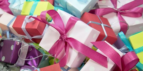 30 лучших подарков девушке на 14 февраля
